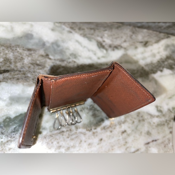 Vintage Louis Vuitton Monogram Key Case Holder - Picture 4 of 16